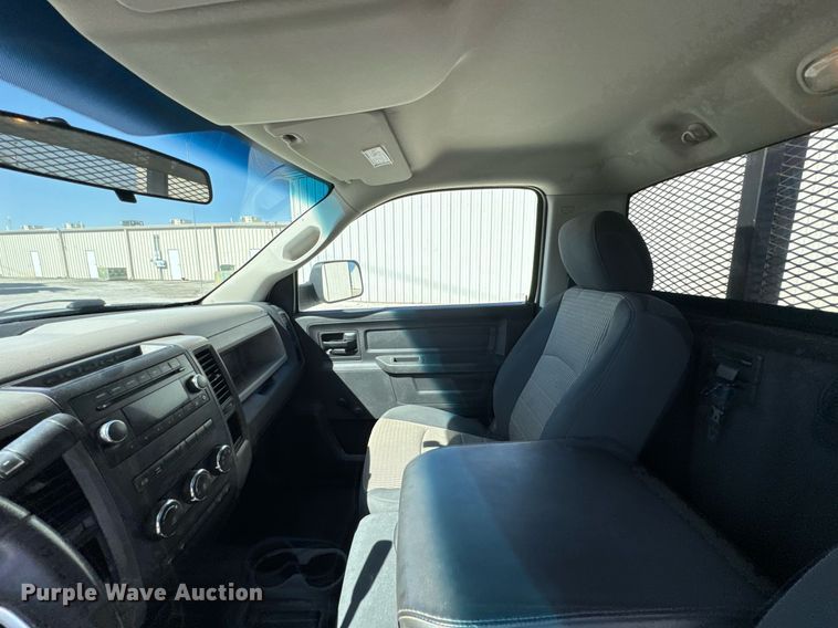 image for item DO0657 2011 Dodge Ram 5500HD flatbed truck