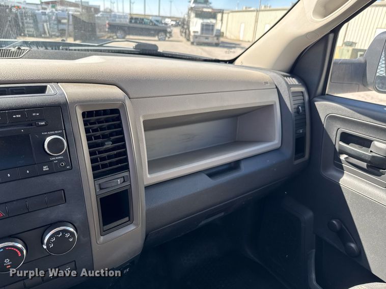 image for item DO0657 2011 Dodge Ram 5500HD flatbed truck