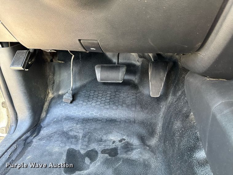 image for item DO0657 2011 Dodge Ram 5500HD flatbed truck