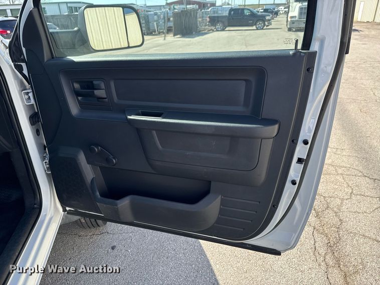 image for item DO0657 2011 Dodge Ram 5500HD flatbed truck