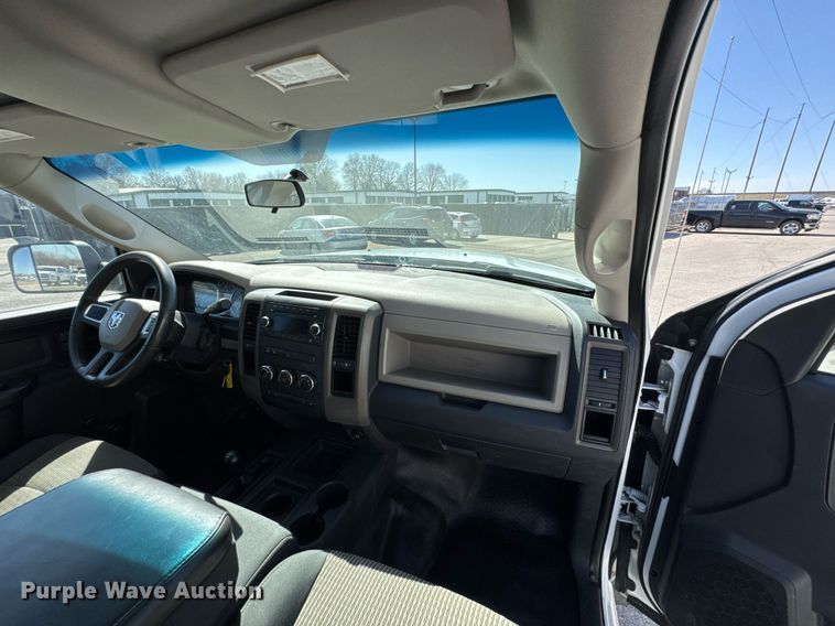 image for item DO0657 2011 Dodge Ram 5500HD flatbed truck