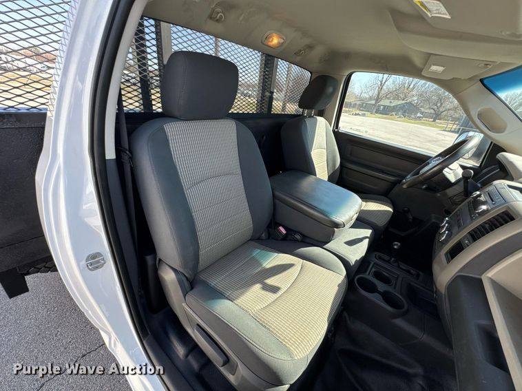 image for item DO0657 2011 Dodge Ram 5500HD flatbed truck