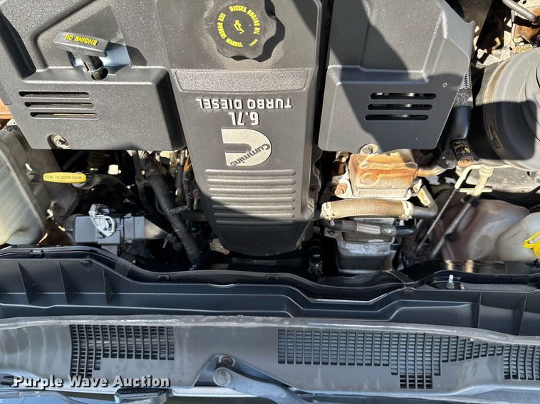 image for item DO0657 2011 Dodge Ram 5500HD flatbed truck