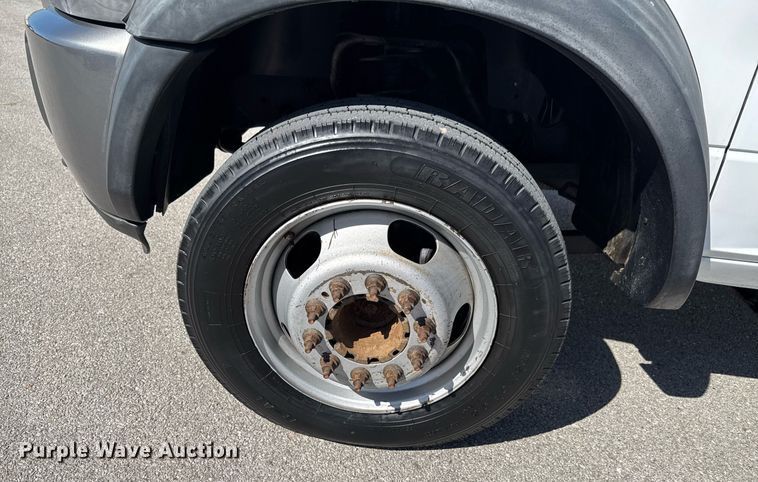 image for item DO0657 2011 Dodge Ram 5500HD flatbed truck