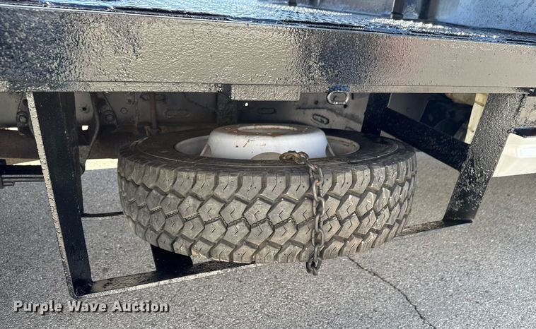 image for item DO0657 2011 Dodge Ram 5500HD flatbed truck