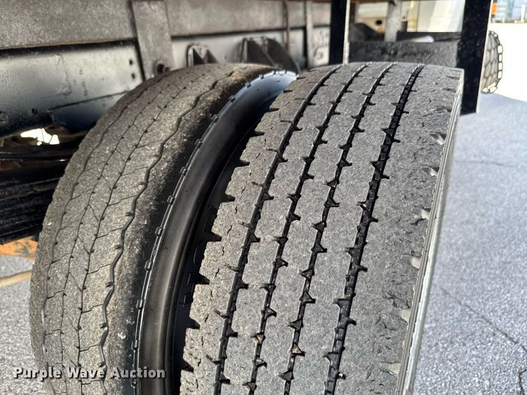 image for item DO0657 2011 Dodge Ram 5500HD flatbed truck