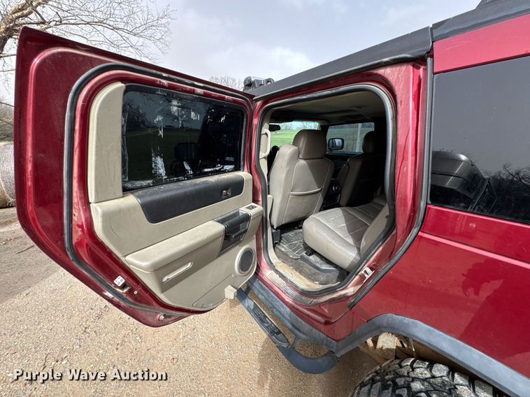 image for item DO0699 2004 Hummer H2 SUV