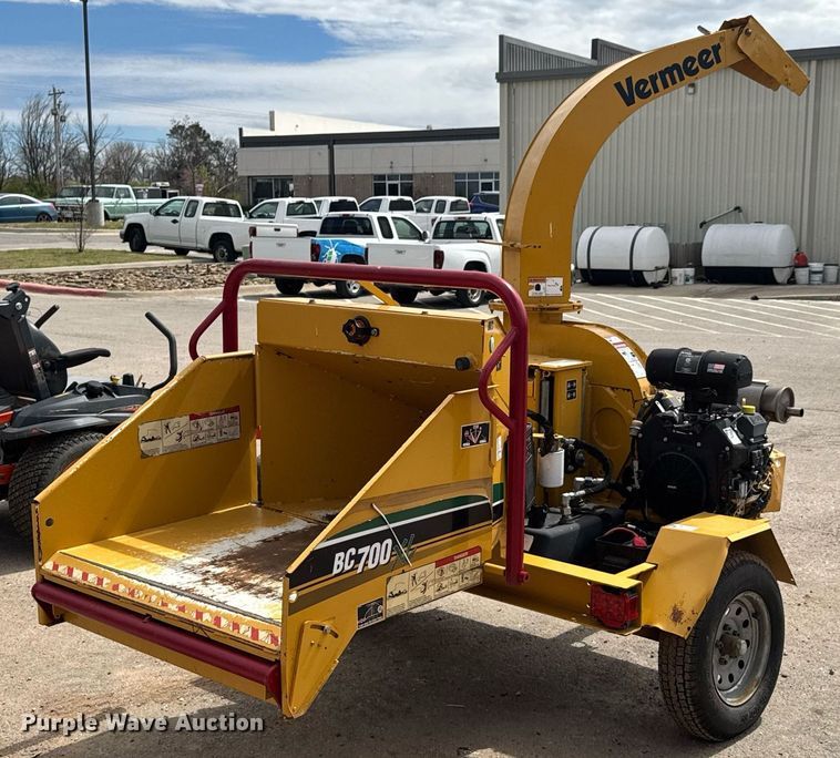 image for item DO0712 2017 Vermeer BC700XL wood chipper