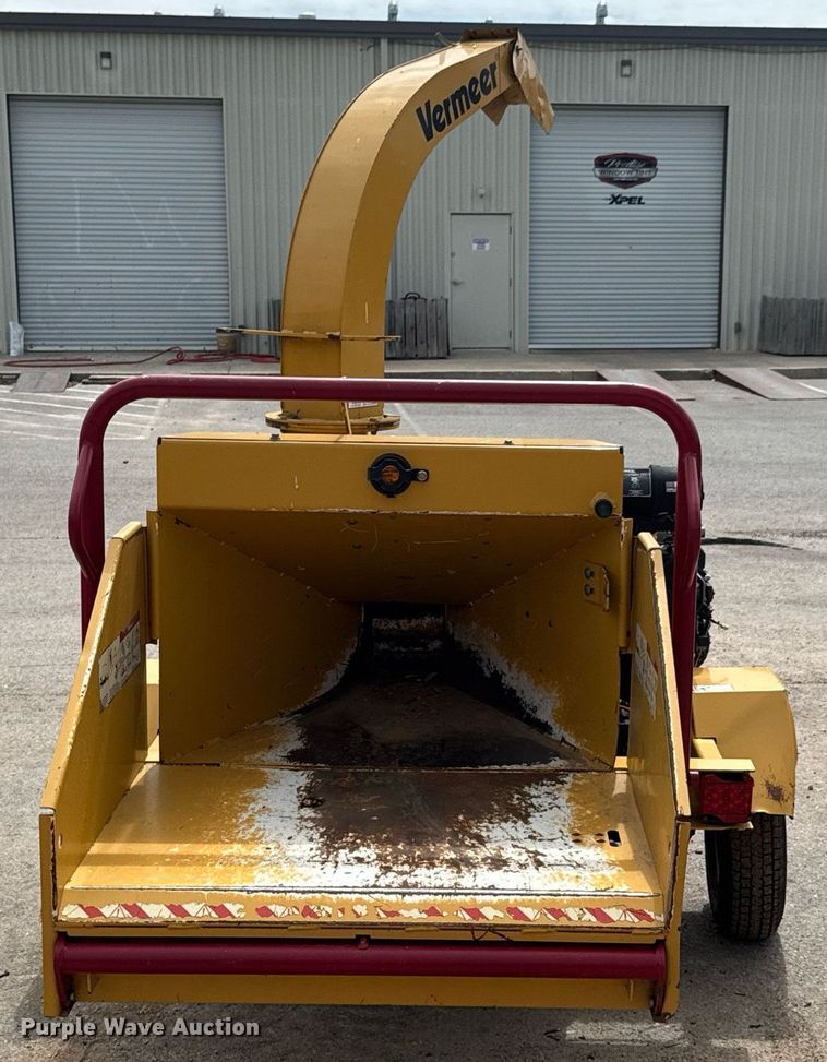 image for item DO0712 2017 Vermeer BC700XL wood chipper