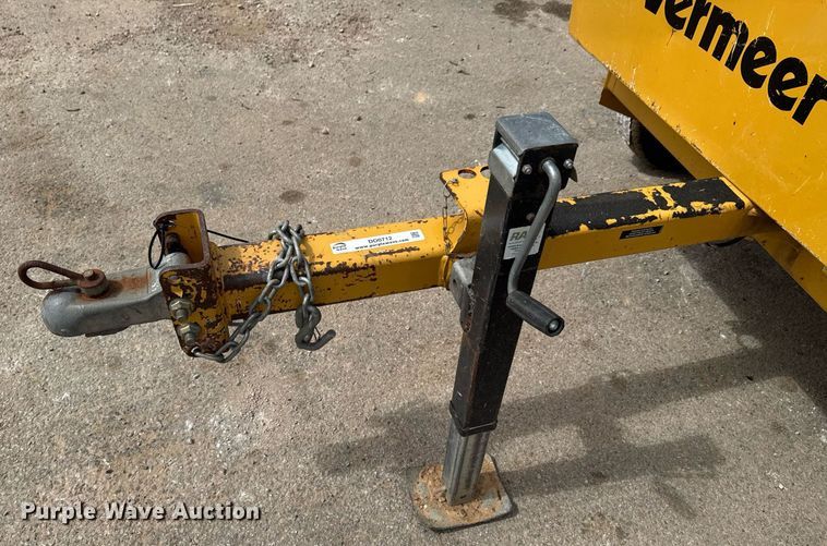 image for item DO0712 2017 Vermeer BC700XL wood chipper