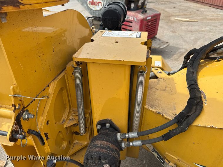 image for item DO0712 2017 Vermeer BC700XL wood chipper