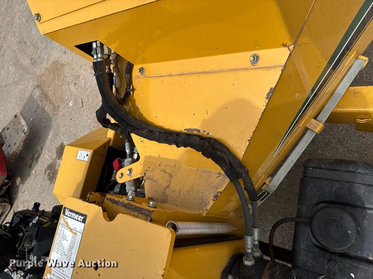 image for item DO0712 2017 Vermeer BC700XL wood chipper