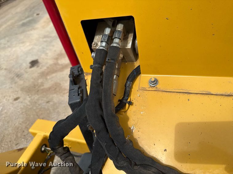 image for item DO0712 2017 Vermeer BC700XL wood chipper