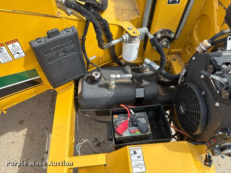 image for item DO0712 2017 Vermeer BC700XL wood chipper