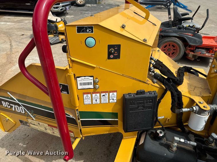 image for item DO0712 2017 Vermeer BC700XL wood chipper
