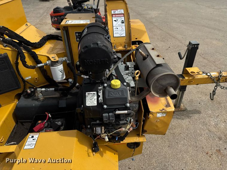 image for item DO0712 2017 Vermeer BC700XL wood chipper