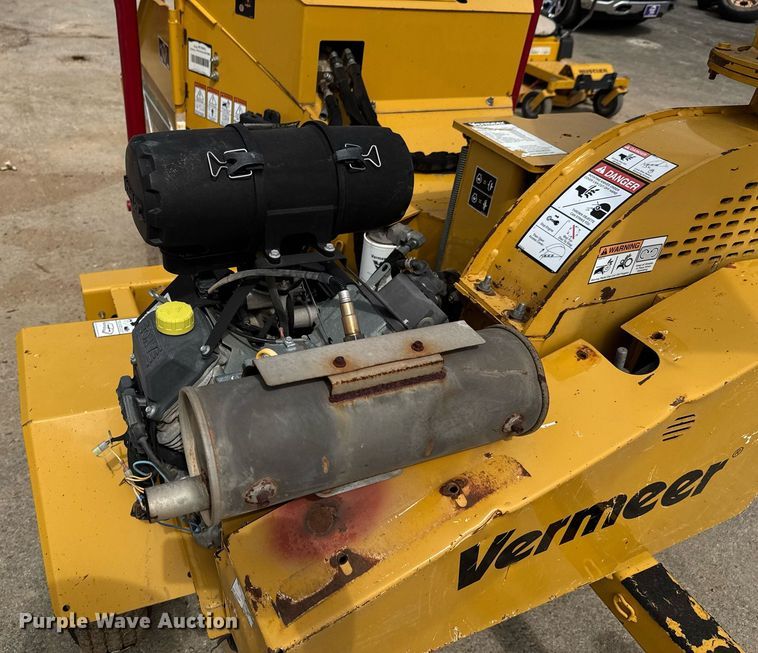 image for item DO0712 2017 Vermeer BC700XL wood chipper