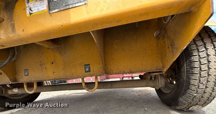 image for item DO0712 2017 Vermeer BC700XL wood chipper