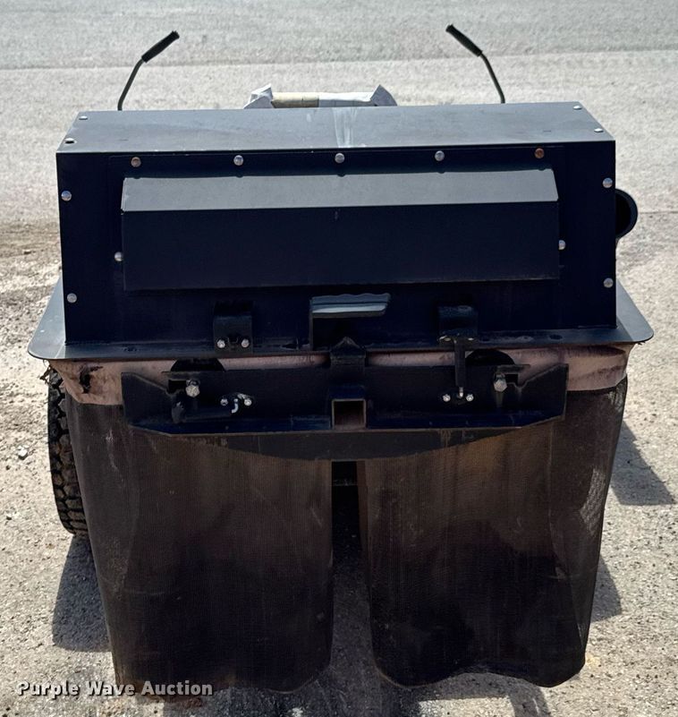 image for item DO0713 Dixie Chopper LT2000 ZTR lawn mower