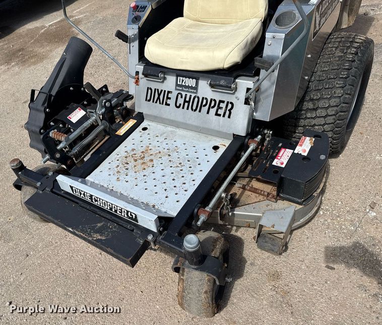 image for item DO0713 Dixie Chopper LT2000 ZTR lawn mower