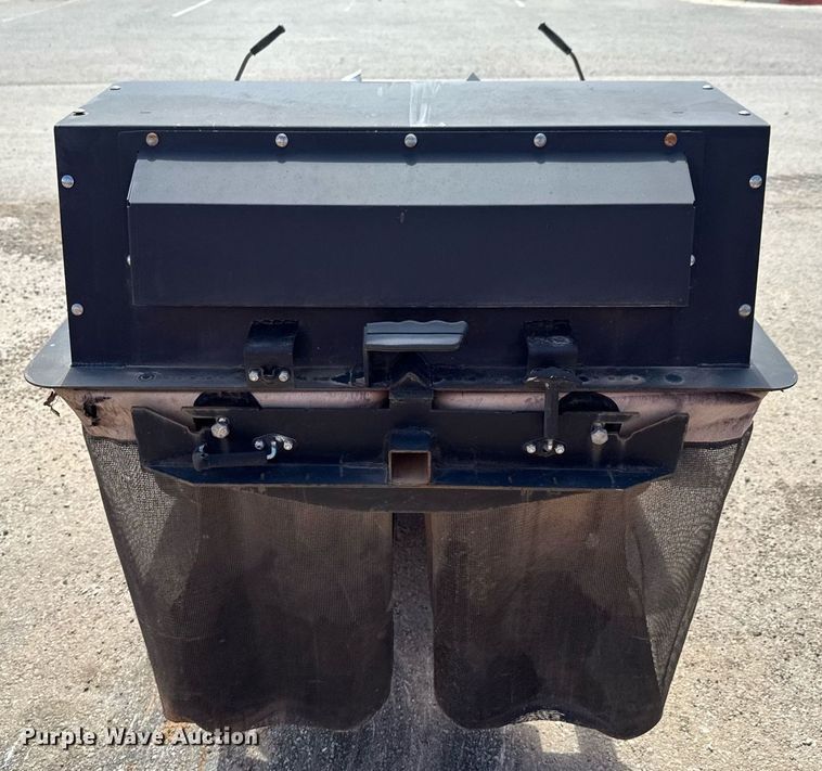 image for item DO0713 Dixie Chopper LT2000 ZTR lawn mower