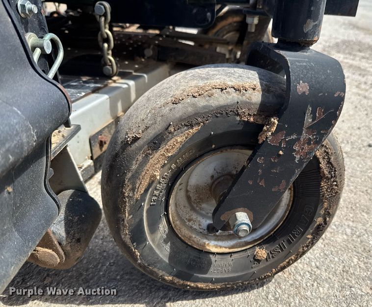 image for item DO0713 Dixie Chopper LT2000 ZTR lawn mower