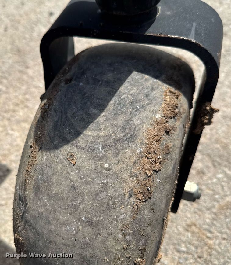 image for item DO0713 Dixie Chopper LT2000 ZTR lawn mower