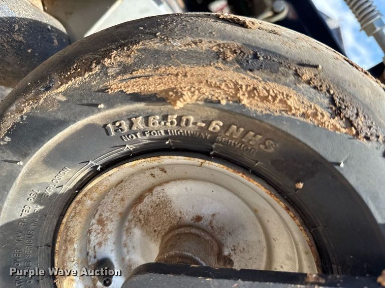 image for item DO0713 Dixie Chopper LT2000 ZTR lawn mower