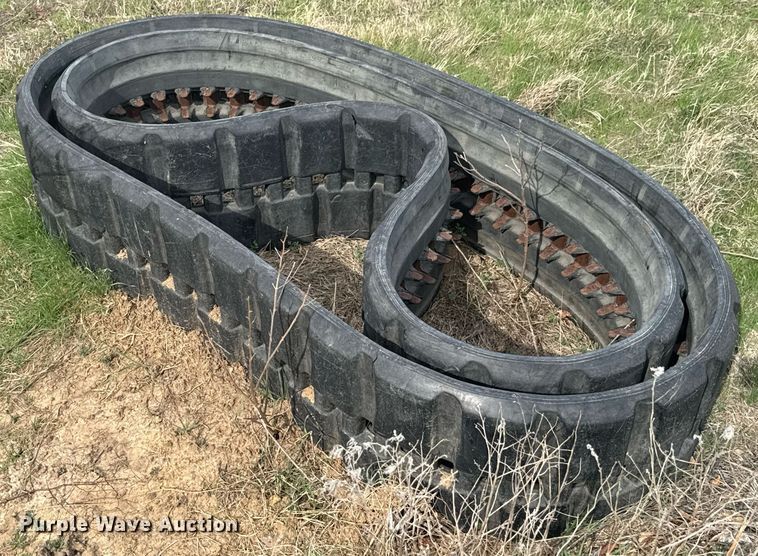 image for item DO0723 Kubota SVL 90-2 skid steer tracks