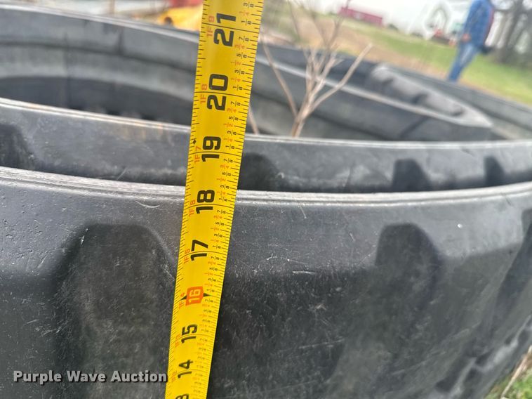 image for item DO0723 Kubota SVL 90-2 skid steer tracks