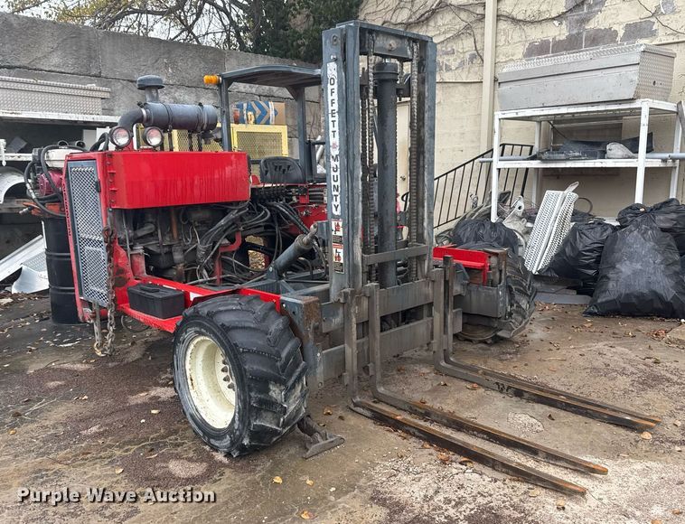 image for item DO7682 2001 Moffett M5000LP forklift