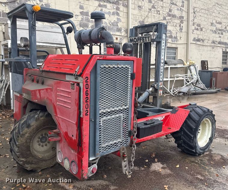 image for item DO7682 2001 Moffett M5000LP forklift