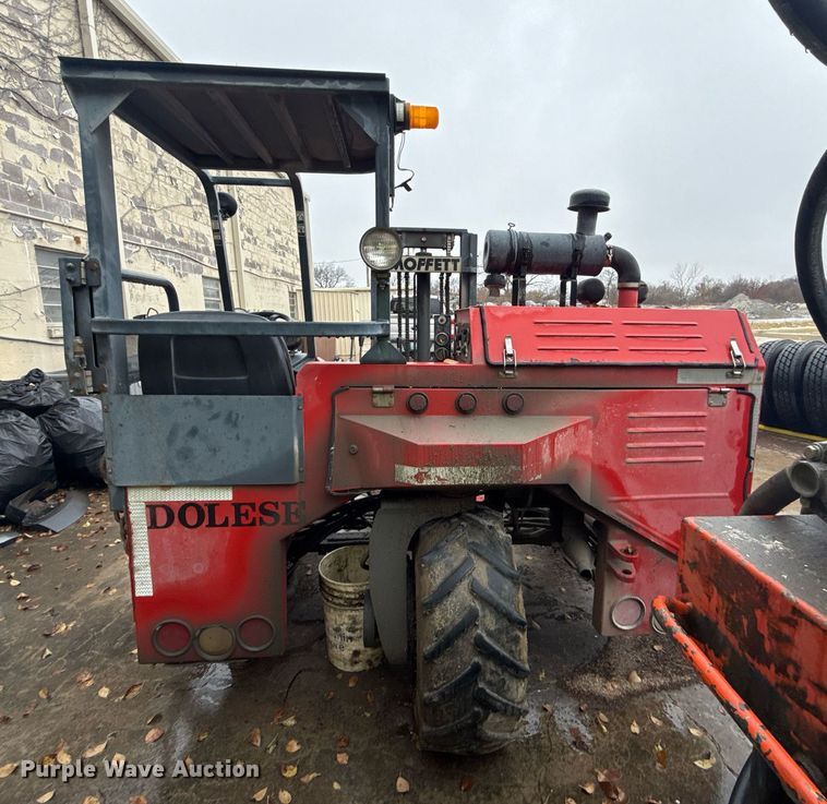 image for item DO7682 2001 Moffett M5000LP forklift