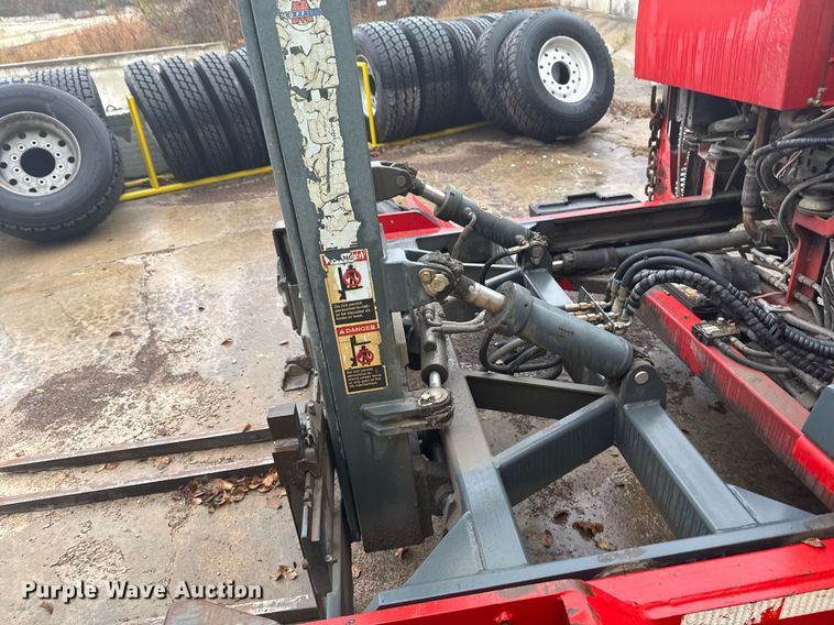 image for item DO7682 2001 Moffett M5000LP forklift