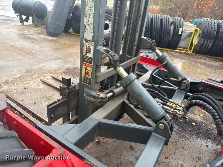 image for item DO7682 2001 Moffett M5000LP forklift