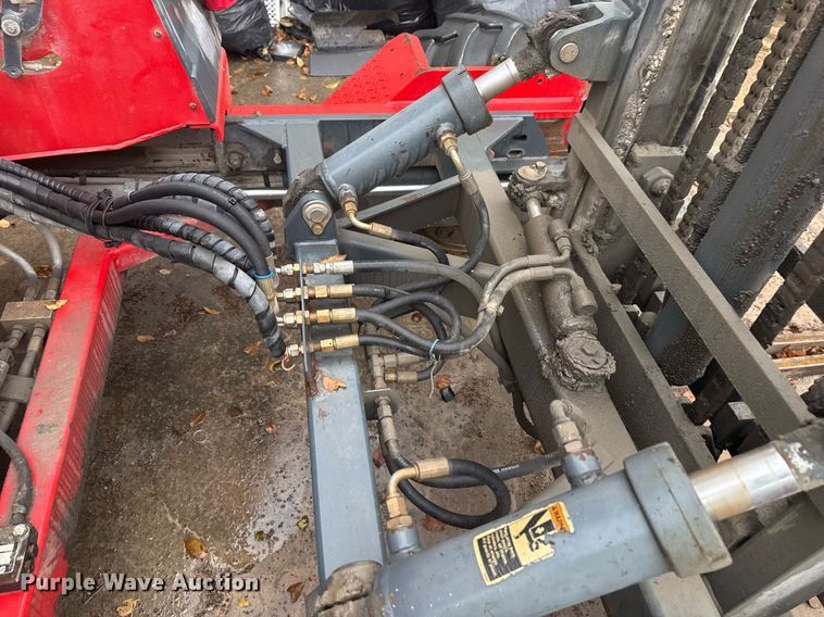 image for item DO7682 2001 Moffett M5000LP forklift