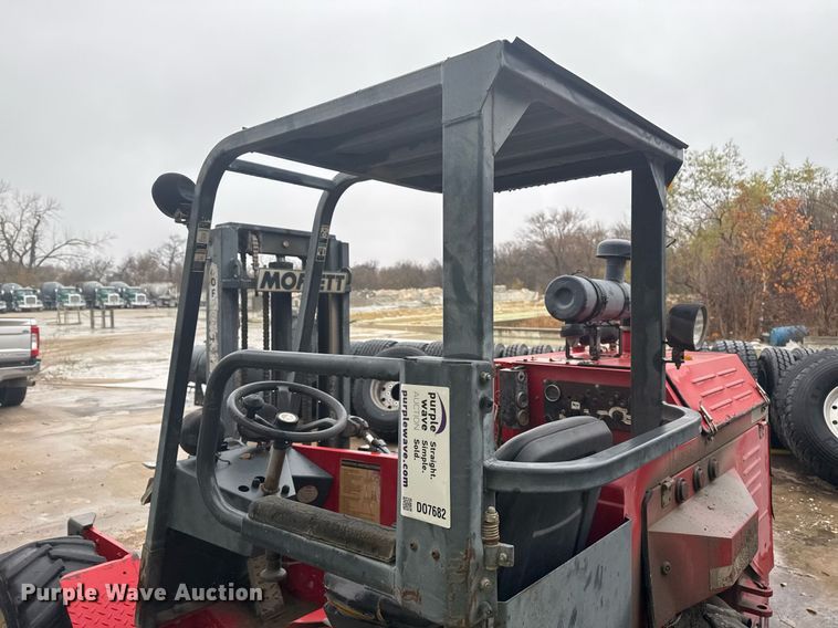 image for item DO7682 2001 Moffett M5000LP forklift