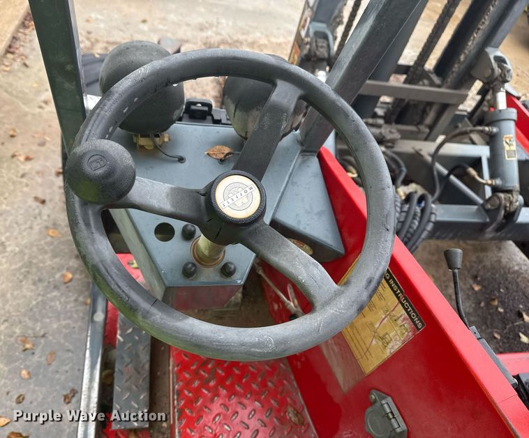 image for item DO7682 2001 Moffett M5000LP forklift