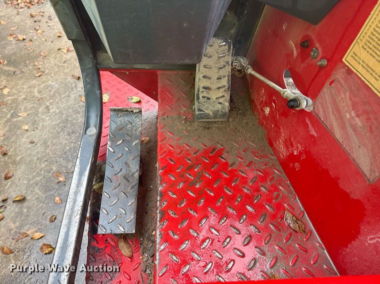 image for item DO7682 2001 Moffett M5000LP forklift