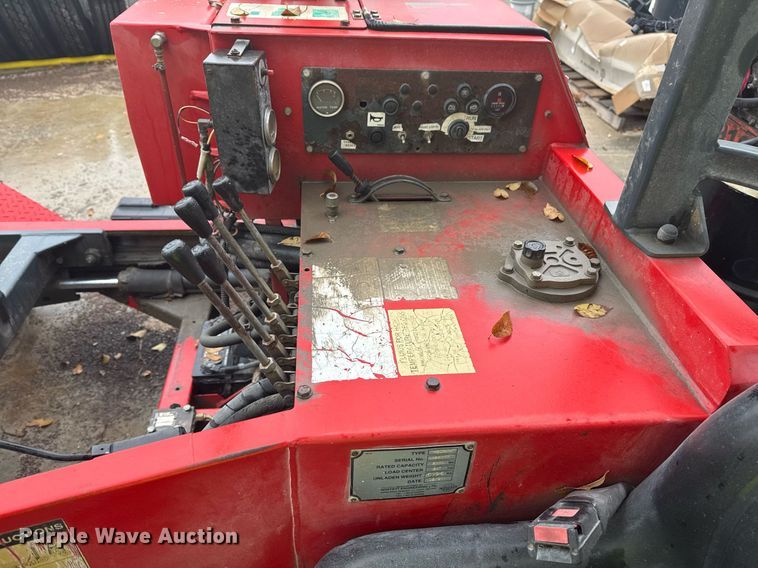 image for item DO7682 2001 Moffett M5000LP forklift