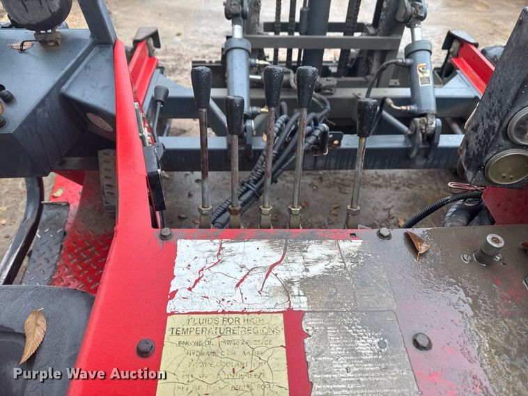 image for item DO7682 2001 Moffett M5000LP forklift