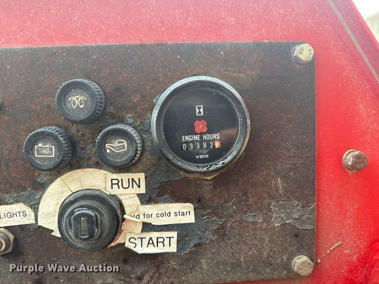 image for item DO7682 2001 Moffett M5000LP forklift