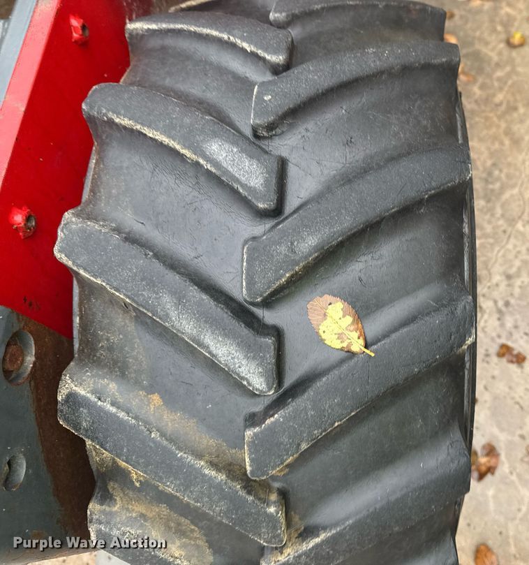 image for item DO7682 2001 Moffett M5000LP forklift