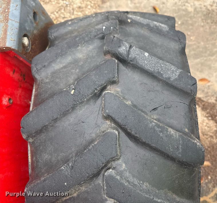 image for item DO7682 2001 Moffett M5000LP forklift