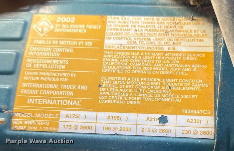 image for item DO7691 2003 International 4200 flatbed truck