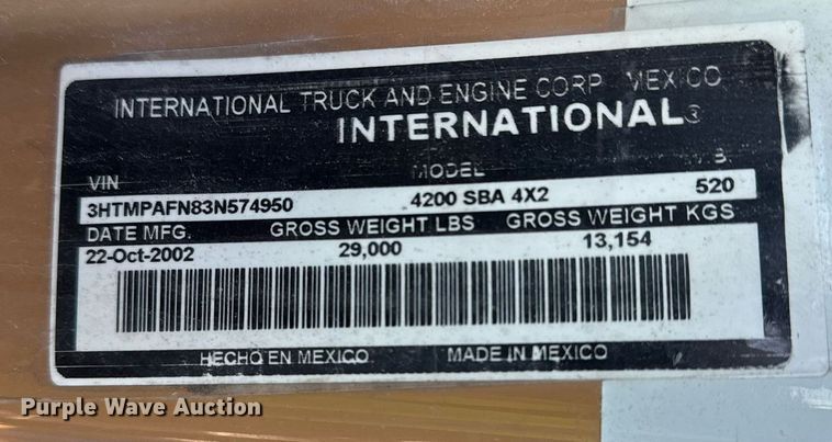 image for item DO7691 2003 International 4200 flatbed truck