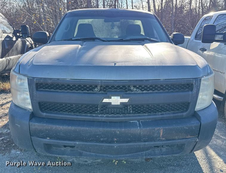 image for item DO7694 2007 Chevrolet Silverado 1500 pickup truck