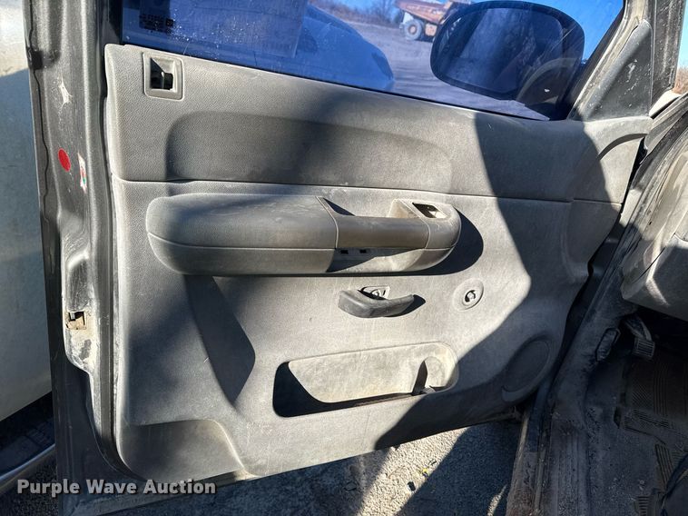 image for item DO7694 2007 Chevrolet Silverado 1500 pickup truck