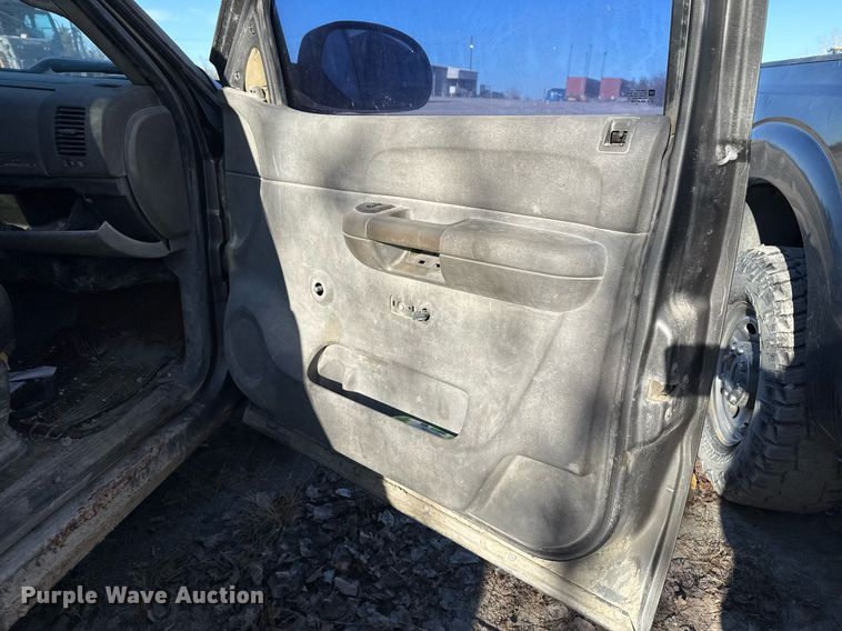 image for item DO7694 2007 Chevrolet Silverado 1500 pickup truck