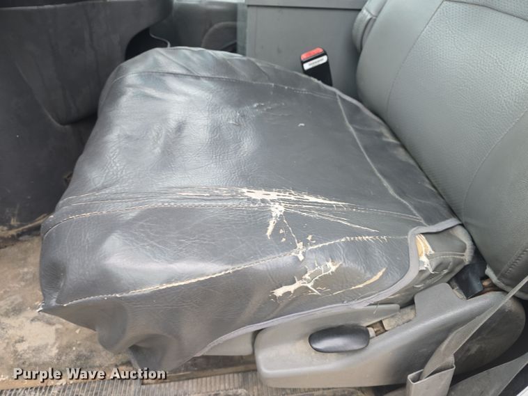 image for item DO7833 2007 Ford E150 van